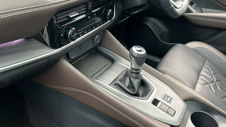 Nissan Qashqai 1.3 DiG-T MH Tekna 5dr Petrol Hatchback